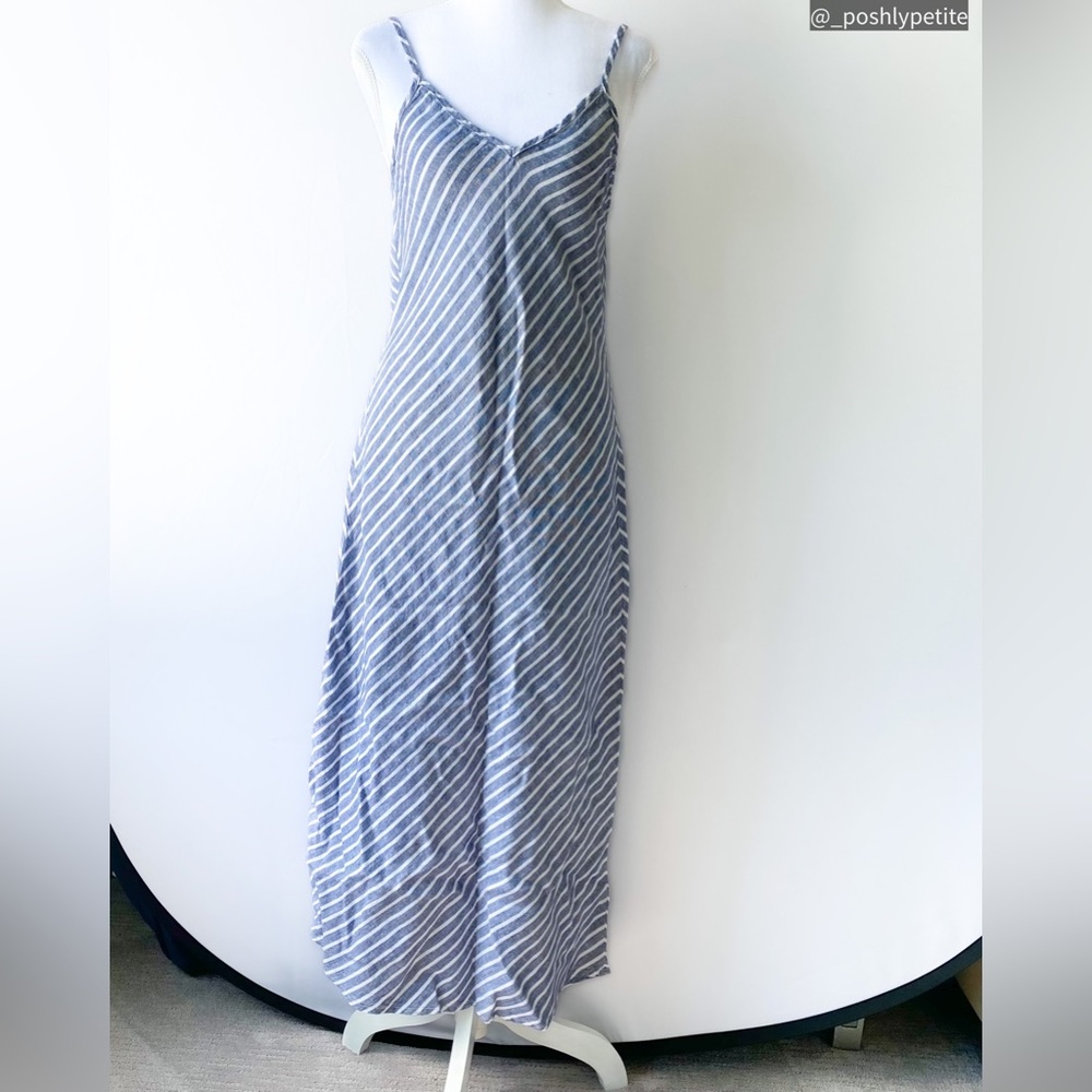 Striped v-neck sphaghetti striped maxi sleeveless maxi dress